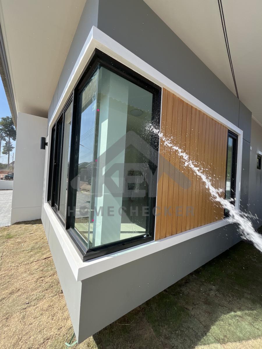 งานเทสน้ำ ประตูหน้าต่าง